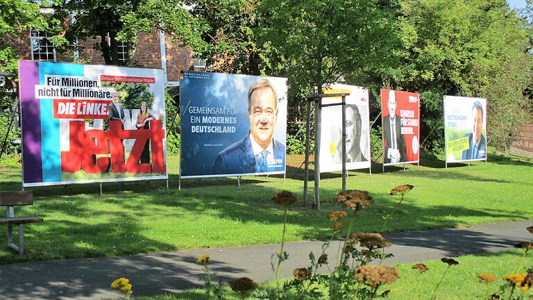 Es ist bald wieder Bundestagswahl, deutlich sichtbar an den Wahlplakaten in und um Schweinfurt. Es ist bald wieder Bundestagswahl, deutlich sichtbar an den Wahlplakaten in und um Schweinfurt.
