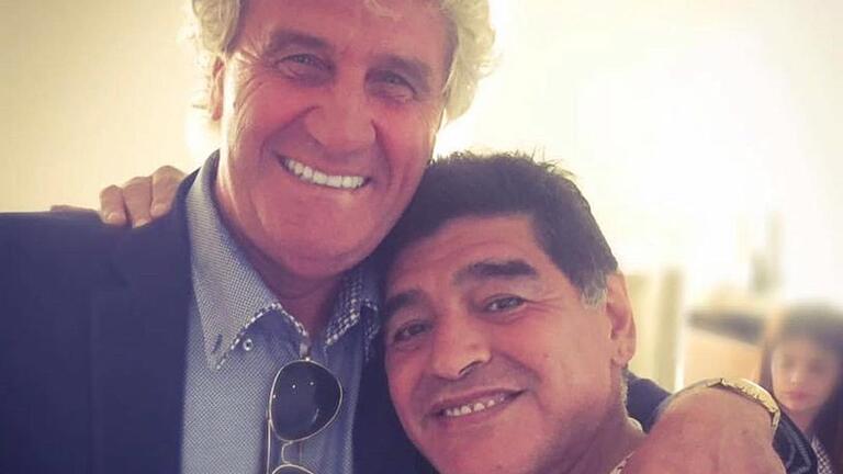 Bayern-Legende Jean-Marie Pfaff, hier mit dem bereits verstorbenen Diego Maradona, freut sich auf sein Gastspiel am 21. Oktober in Igersheim.