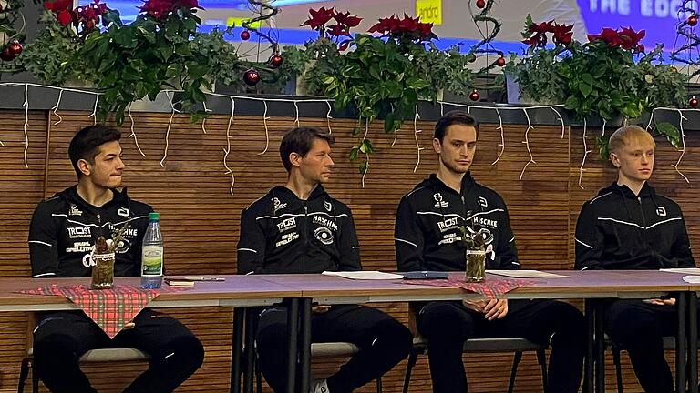 Während die Verhandlungen mit Martin Allegro (von links) noch laufen, spielen Bastian Steger, Filip Zeljko und Andre Bertelsmeier nächste Saison gewiss für den Tischtennis-Bundesligisten TSV Bad Königshofen. Während die Verhandlungen mit Martin Allegro (von links) noch laufen, spielen Bastian Steger, Filip Zeljko und Andre Bertelsmeier nächste Saison gewiss für den Tischtennis-Bundesligisten TSV Bad Königshofen.