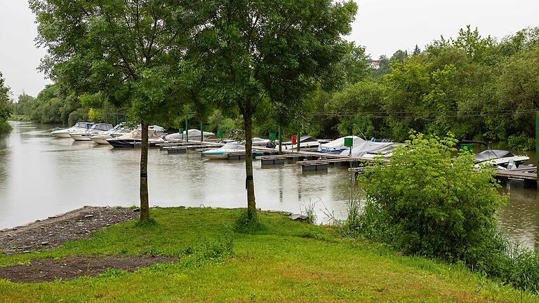 Der Sportboothafen in Garstadt: vor 50 Jahren wurde der Schweinfurter Yacht- und Wassersportclub (SYWC) gegründet. Der Sportboothafen in Garstadt: vor 50 Jahren wurde der Schweinfurter Yacht- und Wassersportclub (SYWC) gegründet. 