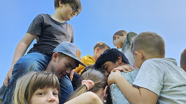 Teambuilding: Die Schachjugend rückt zusammen. Teambuilding: Die Schachjugend rückt zusammen.
