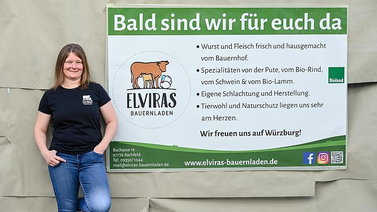 In Würzburg eröffnet demnächst Elviras Bauerladen, das verrät ein Plakat an den Schaufenstern des Ladenlokals am Ulmer Hof. Die Betreiberin ist Katja Dallmann. In Würzburg eröffnet demnächst Elviras Bauerladen, das verrät ein Plakat an den Schaufenstern des Ladenlokals am Ulmer Hof. Die Betreiberin ist Katja Dallmann.
