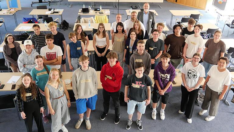Keine Scheu vor Gremienarbeit: Der Jugendkreistag Würzburg strebt einen Sitz im Jugendhilfeausschuss an und möchte die Interessen junger Menschen besser vertreten.