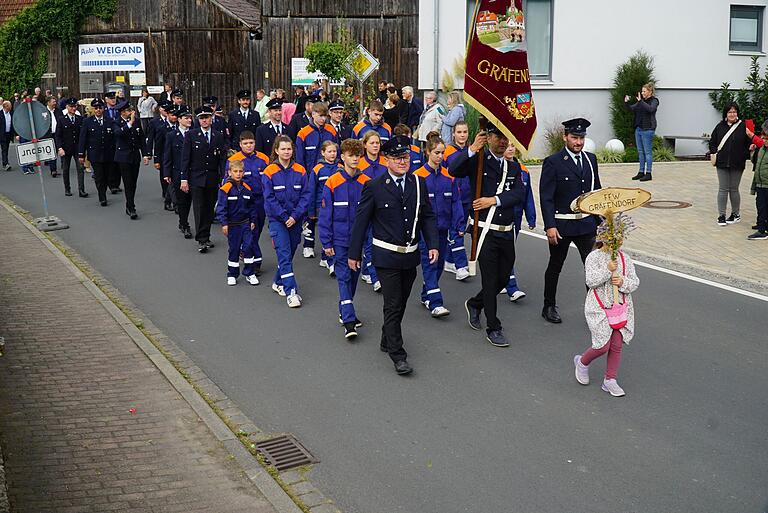 Festzug mit der Freiwilligen Feuerwehr Gräfendorf. Festzug mit der Freiwilligen Feuerwehr Gräfendorf.