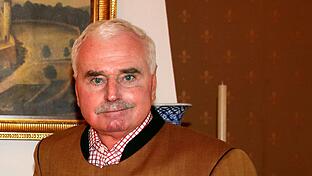 Brigadegeneral bei der Bundeswehr und Sanierer von Schloss Büchold: Am Karfreitag ist in Main-Spessart Henning Glawatz im Alter von 75 Jahren gestorben.