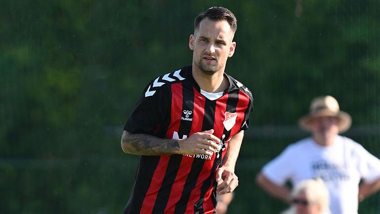 Kapitän Michael Damm steht dem TSV Aubstadt II nach längerer Verletzungspause wieder zur Verfügung. Kapitän Michael Damm steht dem TSV Aubstadt II nach längerer Verletzungspause wieder zur Verfügung.
