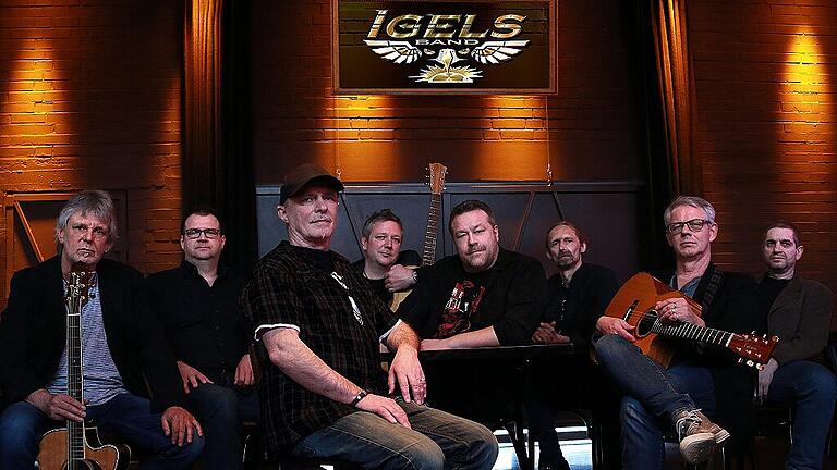Sind gerade auf ihrer „Glenn Frey Memorial-Tour“ unterwegs: Die Igels – a tribute to The Eagles. Sind gerade auf ihrer „Glenn Frey Memorial-Tour“ unterwegs: Die Igels – a tribute to The Eagles.