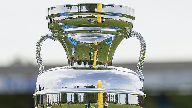 Um ihn geht's: den Totopokal Um ihn geht's: den Totopokal
