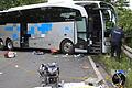 Ein Kleinbus ist im Landkreis Miltenberg frontal mit diesem Reisebus kollidiert. In dem Reisebus saß eine Gruppe aus dem Landkreis Bad Kissingen. Insgesamt wurden bei dem Unfall 41 Person verletzt. Drei von ihnen kamen mit schweren Verletzungen ins Krankenhaus.