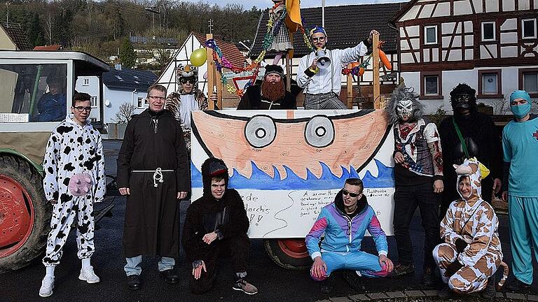 Am Faschingsdienstag ist Holzkirchen stets fest in den Händen der Dorfjugend.