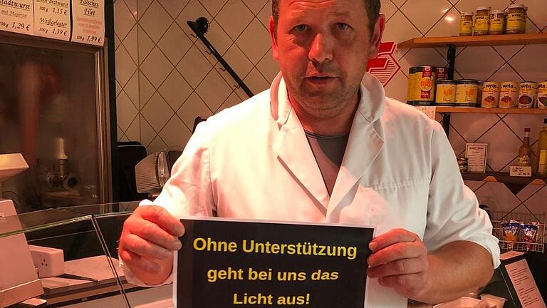 Metzger Frank Rögele fordert in einem Facebook-Beitrag die Regierung auf: 'Stoppen Sie endlich den Wahnsinn der Energiepreise.' Er sorgt sich um seinen Familienbetrieb in Gnodstadt, sollten die Energiepreise weiter so stark steigen.