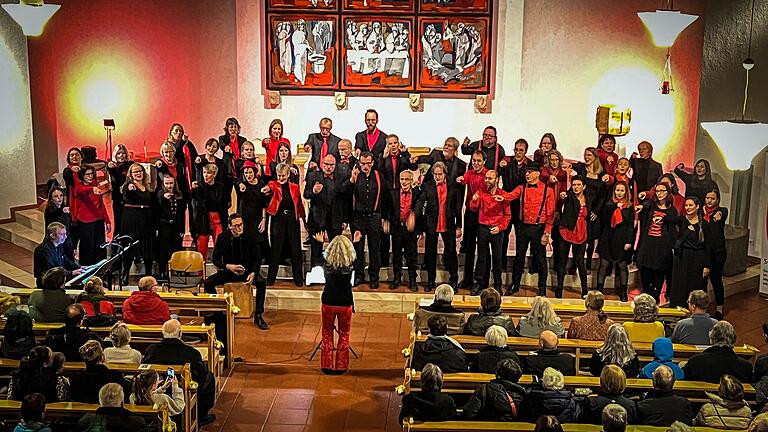 Der Thalia Chor beim Konzert-Titelsong 'All I want for Christmas is you'.