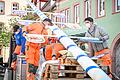 Auf dem Marktplatz in Marktheidenfeld wird am Donnerstag, 29. April 2021, der Maibaum aufgestellt.