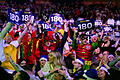 Die Fans bei der WM in London.       -  Bunte Verkleidungen gehören zur Darts-WM ebenso dazu wie Pfeile. Nach zwei Jahren, in denen das Turnier in London stark von den durch Corona bedingten Einschränkungen geprägt war, soll nun wieder alles wie vor Beginn der Pandemie ablaufen.