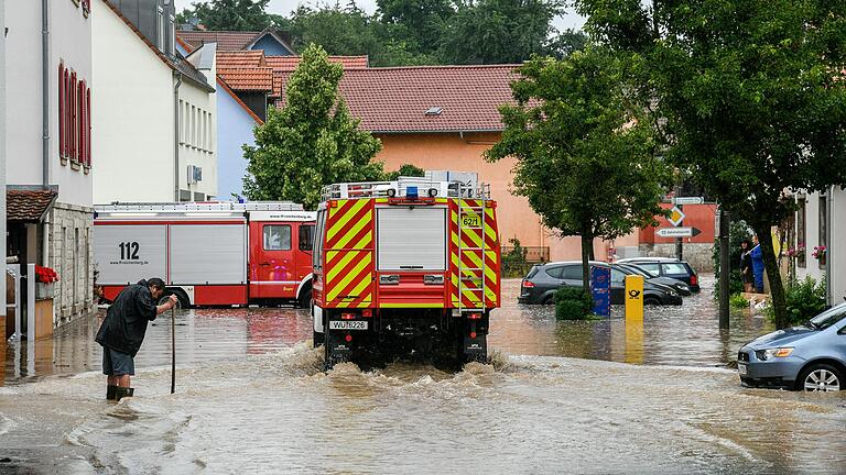 Die Flutkatastrophe im Westen Deutschlands ist dramatisch. Doch auch in der Region herrschte Land unter: In Reichenberg im Landkreis Würzburg (im Bild) wurde aufgrund der starken Regenfälle am 9. Juli das Dorfzentrum überflutet.