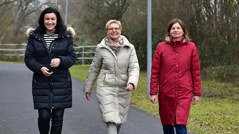 Der Erdrutsch der Union wirkt sich auch auf das CSU-Wahlergebnis im Landkreis aus. Direktkandidatin Dorothee Bär (links) verzeichnete bei den Erststimmen ebenfalls erhebliche Verluste, während Sabine Dittmar (SPD) und Manuela Rottmann (rechts, B'90/Die Grünen) zufrieden sein können.