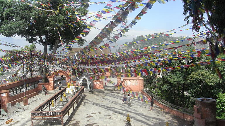 Gebetsfahnen in der Nähe des Affentempels in Kathmandu.