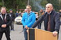 Heldburgs Bürgermeister Christopher Other, Bürgermeister Wolfram Thein aus Maroldsweisach und Landrat Wilhelm Schneider (von links) erinnerten vor Ort am ehemaligen Grenzübergang an die Wiedervereinigung Deutschlands vor 32 Jahren.