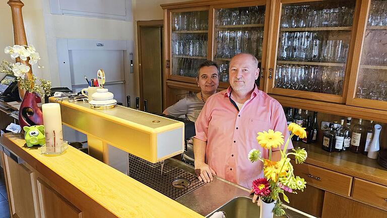 'Die Entscheidung, unser Lokal nicht wie bisher weiterzuführen, ist uns unendlich schwer gefallen, aber es ist nicht anders möglich', sagten Jürgen und Doris Stahl.