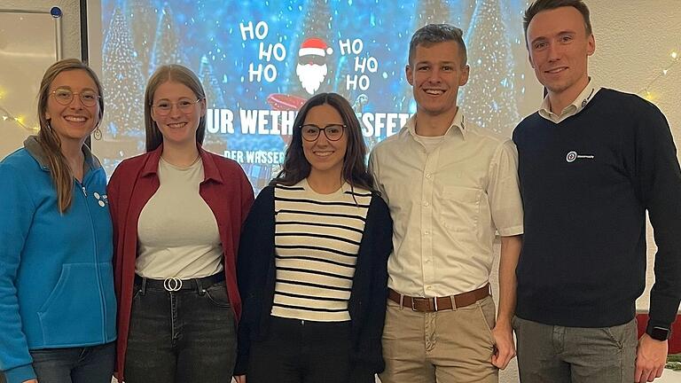Das Bild zeigt von links den neu- und wiedergewählten Vorstand der Ortsgruppe: Markus Pfister (Technischer Leiter), Andreas Wirsing (Beisitzer), Marie Bieber (Beisitzerin), Roberta Laubender (Kassier), Daniel Büttner (2. stv. Vorsitzender), Christine Göpfert (stv. Vorsitzende), Lina Pecat (Gruppenleiterin), Jannik Laubender (stv. Jugendleiter), Sebastian Bender (Jugendleiter), Laura Moos (Gruppenleiterin), Nico Büttner (stv. Technischer Leiter) und Stefan Bergmann (Vorsitzender). Das Bild zeigt von links den neu- und wiedergewählten Vorstand der Ortsgruppe: Markus Pfister (Technischer Leiter), Andreas Wirsing (Beisitzer), Marie Bieber (Beisitzerin), Roberta Laubender (Kassier), Daniel Büttner (2. stv. Vorsitzender), Christine Göpfert (stv. Vorsitzende), Lina Pecat (Gruppenleiterin), Jannik Laubender (stv. Jugendleiter), Sebastian Bender (Jugendleiter), Laura Moos (Gruppenleiterin), Nico Büttner (stv. Technischer Leiter) und Stefan Bergmann (Vorsitzender).
