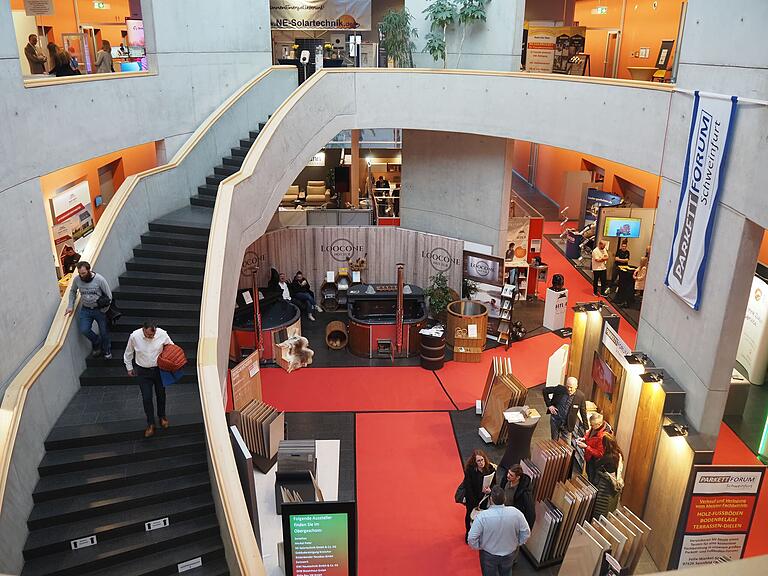 Das mit dem wohnlichen 'Ambiente' wurde 2025 großgeschrieben, bei der Fachmesse 'Wohnen Bauen Ambiente' im Konferenzzentrum Maininsel.