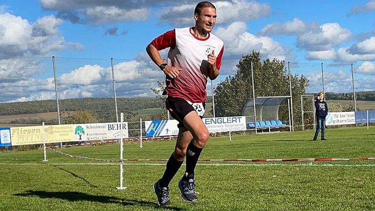 Markus Veth vom TSV Rannungen gewann die Männerkonkurrenz beim Hauptlauf.