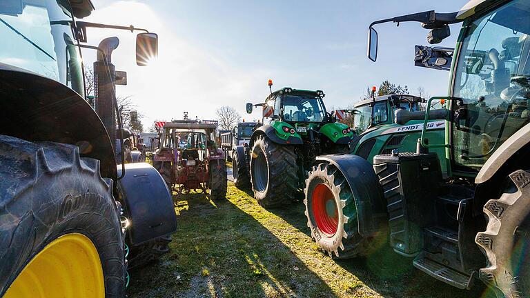 Der Bayerische Bauernverband organisiert eine weitere Protestaktion, die am Samstag, 3. Februar, in Marktheidenfeld stattfindet. Das Bild zeigt eine Demonstration am 8. Januar in Marktheidenfeld. Der Bayerische Bauernverband organisiert eine weitere Protestaktion, die am Samstag, 3. Februar, in Marktheidenfeld stattfindet. Das Bild zeigt eine Demonstration am 8. Januar in Marktheidenfeld.