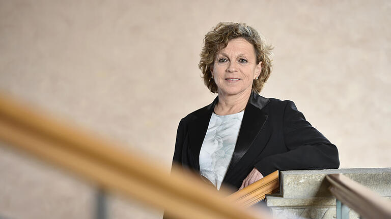 Gisela Müller-Brandeck-Bocquett sorgte mit ihrer Kopftuch-Aufforderung dafür, dass die Uni Würzburg bundesweit in die Schlagzeilen geriet. Gisela Müller-Brandeck-Bocquett sorgte mit ihrer Kopftuch-Aufforderung dafür, dass die Uni Würzburg bundesweit in die Schlagzeilen geriet.