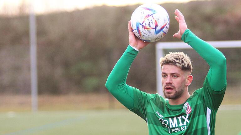 Wirft den Ball zurück in die Kreisliga: Kevin Steinmann vom TSV Abtswind wechselt im Sommer zurück zu seinem Heimtaverein SC Trossenfurt-Tretzendorf. Wirft den Ball zurück in die Kreisliga: Kevin Steinmann vom TSV Abtswind wechselt im Sommer zurück zu seinem Heimtaverein SC Trossenfurt-Tretzendorf.