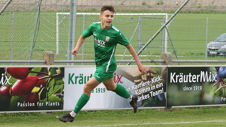 Abtswinds Matthias Wächter (Archivbild von Oktober 2022) war der umjubelte Doppeltorschütze beim Auswärtsspiel in Neumarkt. Abtswinds Matthias Wächter (Archivbild von Oktober 2022) war der umjubelte Doppeltorschütze beim Auswärtsspiel in Neumarkt.