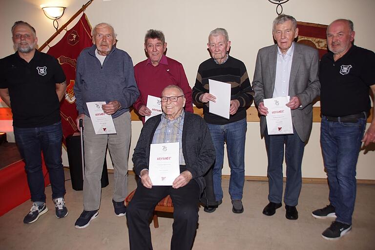 Seit 60 und 70 Jahren gehören diese Männer dem SC Trossenfurt-Tretzendorf an. Seit 60 und 70 Jahren gehören diese Männer dem SC Trossenfurt-Tretzendorf an.