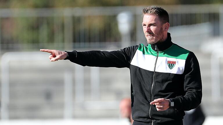 Trainierte zuletzt nur mit einem Rumpf-Kader: Tobias Strobl, Coach des FC 05 Schweinfurt. Trainierte zuletzt nur mit einem Rumpf-Kader: Tobias Strobl, Coach des FC 05 Schweinfurt. 