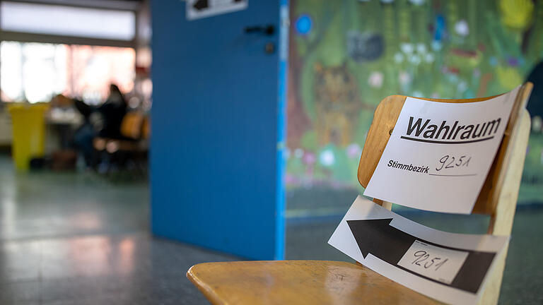 Landtagswahl Bayern 2023 Wahlprogramme.jpg - Bei der Landtagswahl 2023 in Bayern haben die Parteien wieder unterschiedliche Forderungen. Hier finden Sie wichtige Punkte der Wahlprogramme im Überblick. Landtagswahl Bayern 2023 Wahlprogramme.jpg - Bei der Landtagswahl 2023 in Bayern haben die Parteien wieder unterschiedliche Forderungen. Hier finden Sie wichtige Punkte der Wahlprogramme im Überblick.