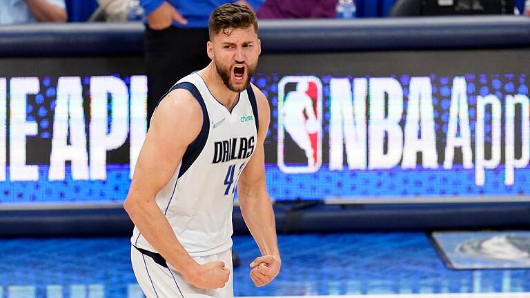 Der Würzburger Maximilian Kleber hat in Dallas für drei weitere Jahre unterschrieben. Der Würzburger Maximilian Kleber hat in Dallas für drei weitere Jahre unterschrieben.