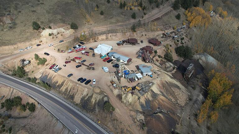 Touristen in Goldmine in Colorado eingeschlossen - Die Mollie Kathleen Mine war früher eine Goldmine. Heute ist sie eine Touristenattraktion. Touristen in Goldmine in Colorado eingeschlossen - Die Mollie Kathleen Mine war früher eine Goldmine. Heute ist sie eine Touristenattraktion.