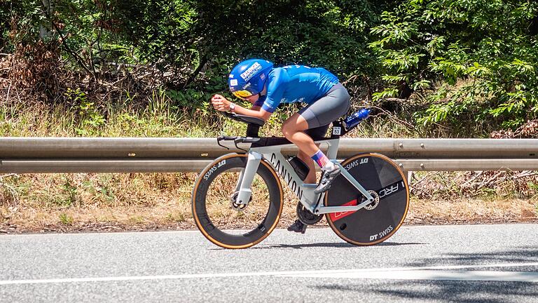 Die Würzburger Triathletin Carolin Lehrieder im Juni 2022 bei der Vorbereitung auf den Ironman Frankfurt. Wie schon im Vorjahr kam sie dort auch diesmal nicht in Ziel. Die Würzburger Triathletin Carolin Lehrieder im Juni 2022 bei der Vorbereitung auf den Ironman Frankfurt. Wie schon im Vorjahr kam sie dort auch diesmal nicht in Ziel.