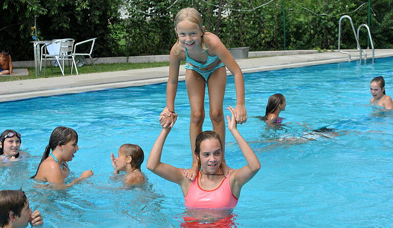 Badespaß wie hier auf unserem Archivbild ist auch im Freibad Waltershausen garantiert. Badespaß wie hier auf unserem Archivbild ist auch im Freibad Waltershausen garantiert. 