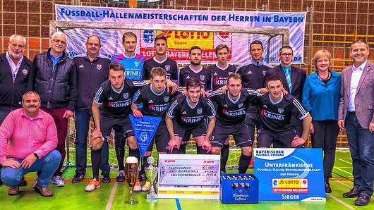 Der FC Sand gewann die in Kitzingen ausgetragene Futsal-Bezirksmeisterschaft und hat sich für das Bayernfinale in Hallbergmoos qualifiziert.Foto: Ryan Evans Der FC Sand gewann die in Kitzingen ausgetragene Futsal-Bezirksmeisterschaft und hat sich für das Bayernfinale in Hallbergmoos qualifiziert.Foto: Ryan Evans