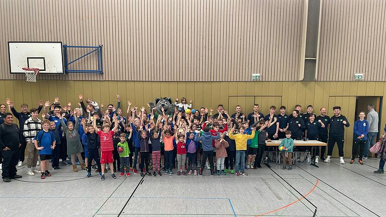 Über den Tag verteilt fanden 300 Kinder den Weg in die Sporthalle.