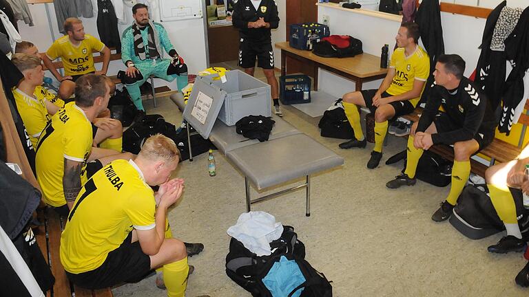 Die Ansprache von Thulbas Coach Dominic Hugo scheint gefruchtet zu haben, denn die Frankonen gewannen ihr Kreisliga-Match gegen Urspringen ganz klar mit 3:0. - Die Ansprache von Thulbas Coach Dominic Hugo scheint gefruchtet zu haben, denn die Frankonen gewannen ihr Kreisliga-Match gegen Urspringen ganz klar mit 3:0. Die Ansprache von Thulbas Coach Dominic Hugo scheint gefruchtet zu haben, denn die Frankonen gewannen ihr Kreisliga-Match gegen Urspringen ganz klar mit 3:0. - Die Ansprache von Thulbas Coach Dominic Hugo scheint gefruchtet zu haben, denn die Frankonen gewannen ihr Kreisliga-Match gegen Urspringen ganz klar mit 3:0.