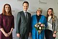 Abschied von der langjährigen Gleichstellungsbeauftragte des Landkreises Schweinfurt, Ute Suckfüll (von links): Selma Rienecker, Landrat Florian Töpper, Ute Suckfüll und Verena Markert.