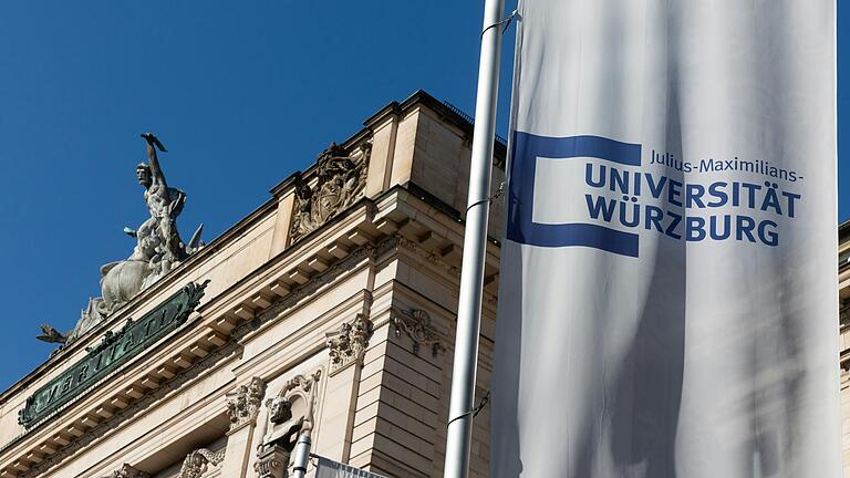 Die Universität Würzburg hofft auf einen Erfolg im Rahmen der laufenden Exzellenz-Strategie von Bund und Ländern. Neben Fördermitteln winkt vor allem wissenschaftliches Prestige. Die Universität Würzburg hofft auf einen Erfolg im Rahmen der laufenden Exzellenz-Strategie von Bund und Ländern. Neben Fördermitteln winkt vor allem wissenschaftliches Prestige.