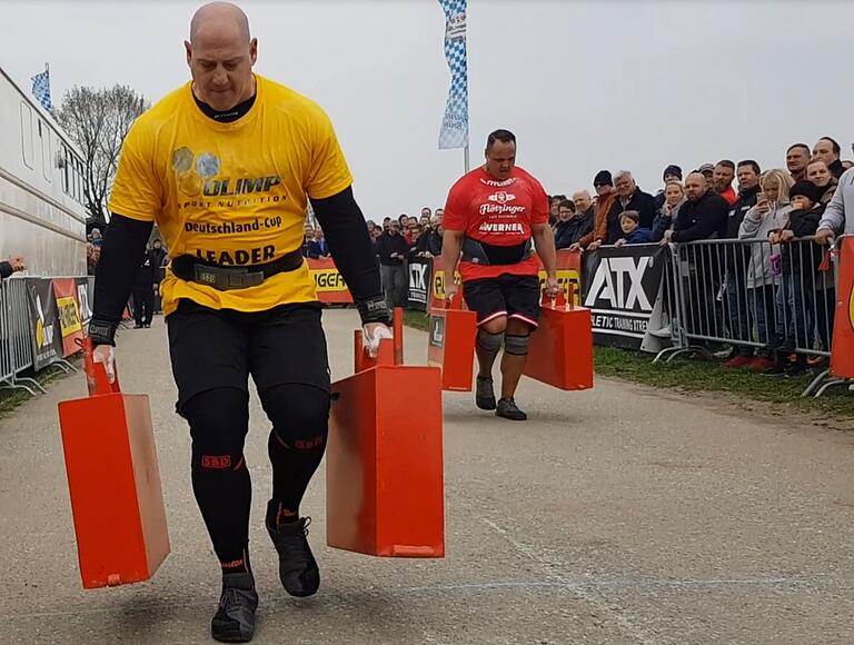 Robert Schwarz aus Lohr ist derzeit führender Strongman im Deutschland-Cup.