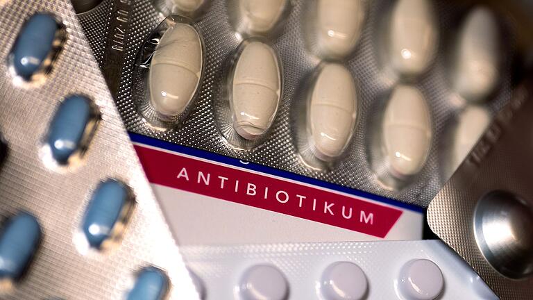 Antibiotika       -  Eine Ursache für die Zunahme von Resistenzen ist der übermäßige und unsachgemäße Einsatz von Antibiotika in der Human- und Veterinärmedizin. (Archivbild)
