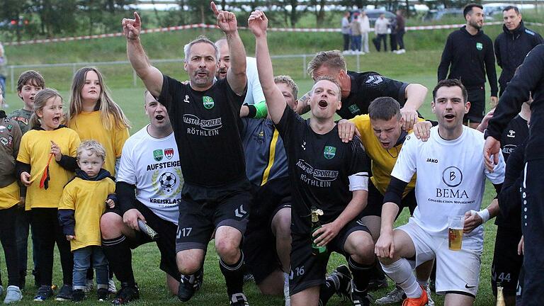 Die SG FC Gerolzhofen II/DJK Michelau durfte nach Abpfiff den Aufstieg in die Kreisklasse feiern.