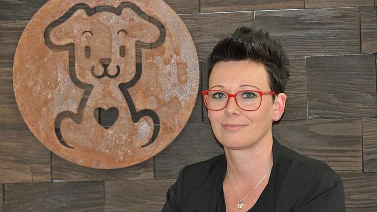Janine Peischl, Inhaberin des Ladens „Little Friends“, muss nach einem Rechtsstreit den Namen ihres Geschäfts ändern. Das Logo kann jedoch bestehen bleiben. Janine Peischl, Inhaberin des Ladens „Little Friends“, muss nach einem Rechtsstreit den Namen ihres Geschäfts ändern. Das Logo kann jedoch bestehen bleiben.