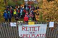 Werden in Hettstadt zwei Spielplätze dem Erdboden gleich gemacht und als Bauland verkauft? Der Gemeinderat möchte das gerne, aber viele Hettstadter nicht. Ein Bürgerentscheid soll jetzt Klarheit bringen.