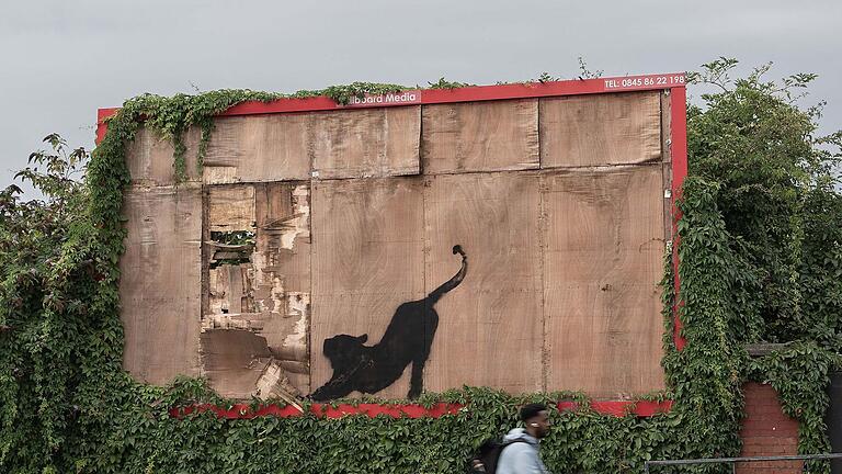 Banksy enthüllt neues Kunstwerk - Mit seiner Bilder-Reihe will Banksy wohl die Menschen aufmuntern. Banksy enthüllt neues Kunstwerk - Mit seiner Bilder-Reihe will Banksy wohl die Menschen aufmuntern.