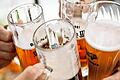 Am Samstag Genussmeile rund ums Bier in Haßfurt       -  (tab)   Am 23. April 1516 haben die bayerischen Herzöge Wilhelm IV. und Ludwig X. in Ingolstadt das Reinheitsgebot erlassen. Für den Landkreis Haßberge ist das ein Grund, das nun 500-jährige Bestehen des Reinheitsgebots zu zelebrieren und den Marktplatz in Haßfurt am 16. April in eine Genussmeile rund ums Bier zu verwandeln, schreibt das Landratsamt in einer Pressemitteilung. Gäste haben die Möglichkeit, sich ein Bild über die Herstellung, Vielfalt und die Veredlung der Rohstoffe Hopfen und Malz zu machen. Die &bdquo;Zeller Stammtischbräu&ldquo; zeigt beispielsweise, wie man anno dazumal im Wurstkessel Bier gebraut hat. Die Brauereien Bayer (Theinheim), Göller (Zeil), Hartleb (Maroldsweisach) und Raab (Hofheim) schenken frisch vom Fass ihre Bierspezialitäten aus. Köstlichkeiten der Gastronomen gibt es auch: &bdquo;Natürlich von hier &ndash; frisch auf den Tisch.&ldquo; Die Urlesbacher Musikanten aus Aidhausen spielen von 14.30 bis etwa 19 Uhr.  Um 14 Uhr eröffnet Schirmherr Wilhelm Schneider zusammen mit Haßfurts Bürgermeister Günther Werner und Bierprinz Sebastian Gocker die Veranstaltung.