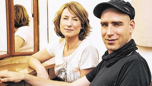 Prominente tun Gutes: Corinna Harfouch und Hannes Gwisdek setzen sich für die alten Meininger Theaterkulissen ein. Prominente tun Gutes: Corinna Harfouch und Hannes Gwisdek setzen sich für die alten Meininger Theaterkulissen ein.